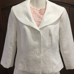 White 2pc skirt suit Sz 8